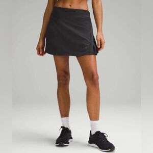Lululemon Play off the Pleats Mid rise tennis skirt